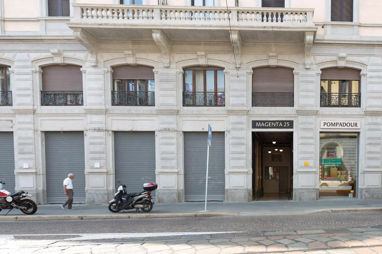 Central Studio Apts Milano-Corso Magenta 0*, Milano Italien