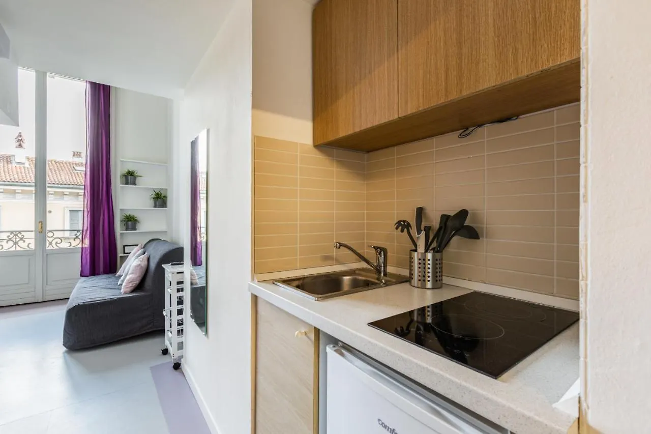 Central Studio Apts Milano-Corso Magenta 0*, Milano Italien