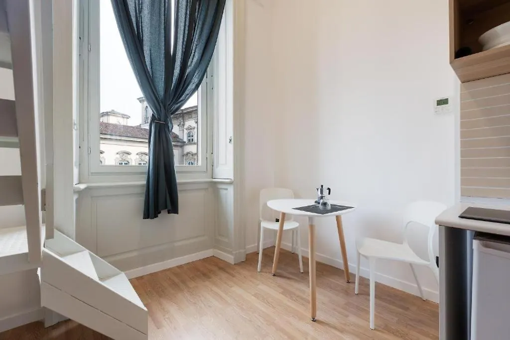 Central Studio Apts Milano-Corso Magenta 0*, Milano Italien