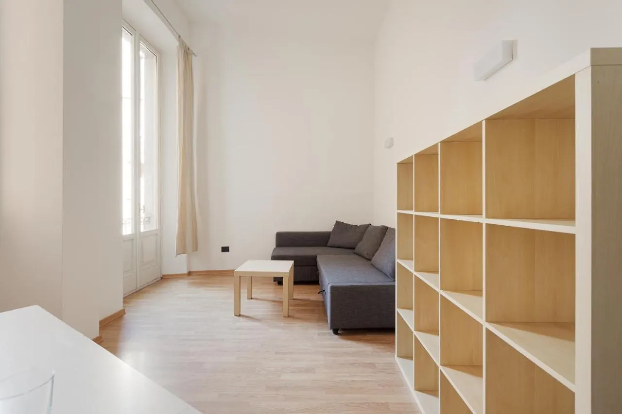 Central Studio Apts Milano-Corso Magentaアパートメント アパート ミラノ